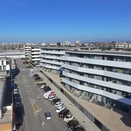 Moderno - Estacionamento Apartamento